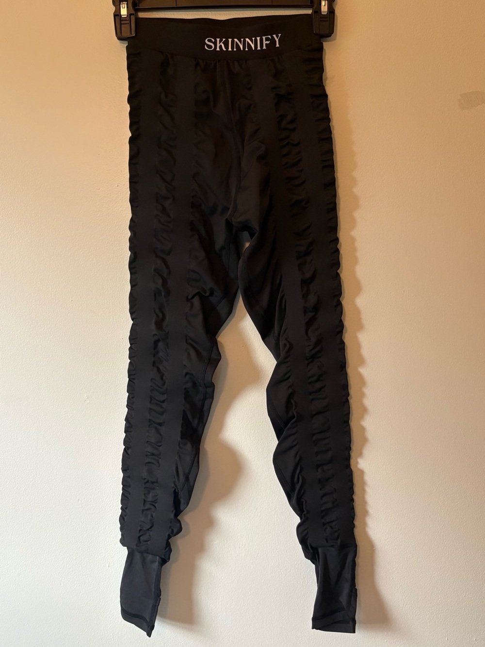 SKINNIFY Black Resistance Band Leggings with Ruched Detail, Size XS Women’s